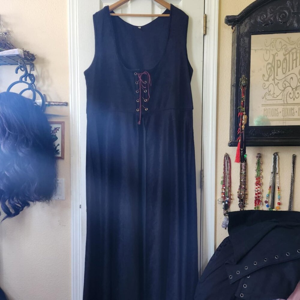 Heart's Delight Black Velvet Irish Dress